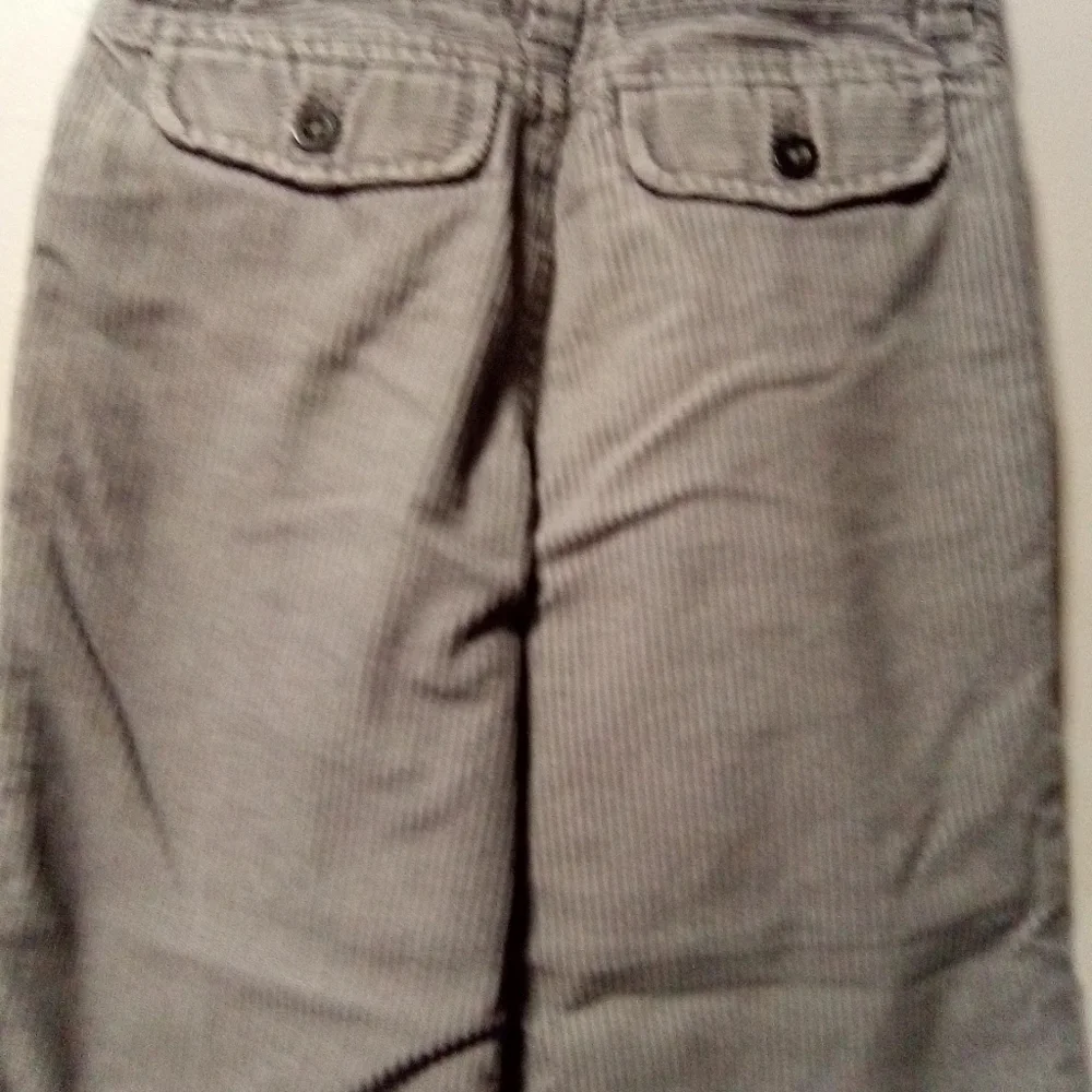 GYMBOREE boys gray corduroy pants. Size 5.
